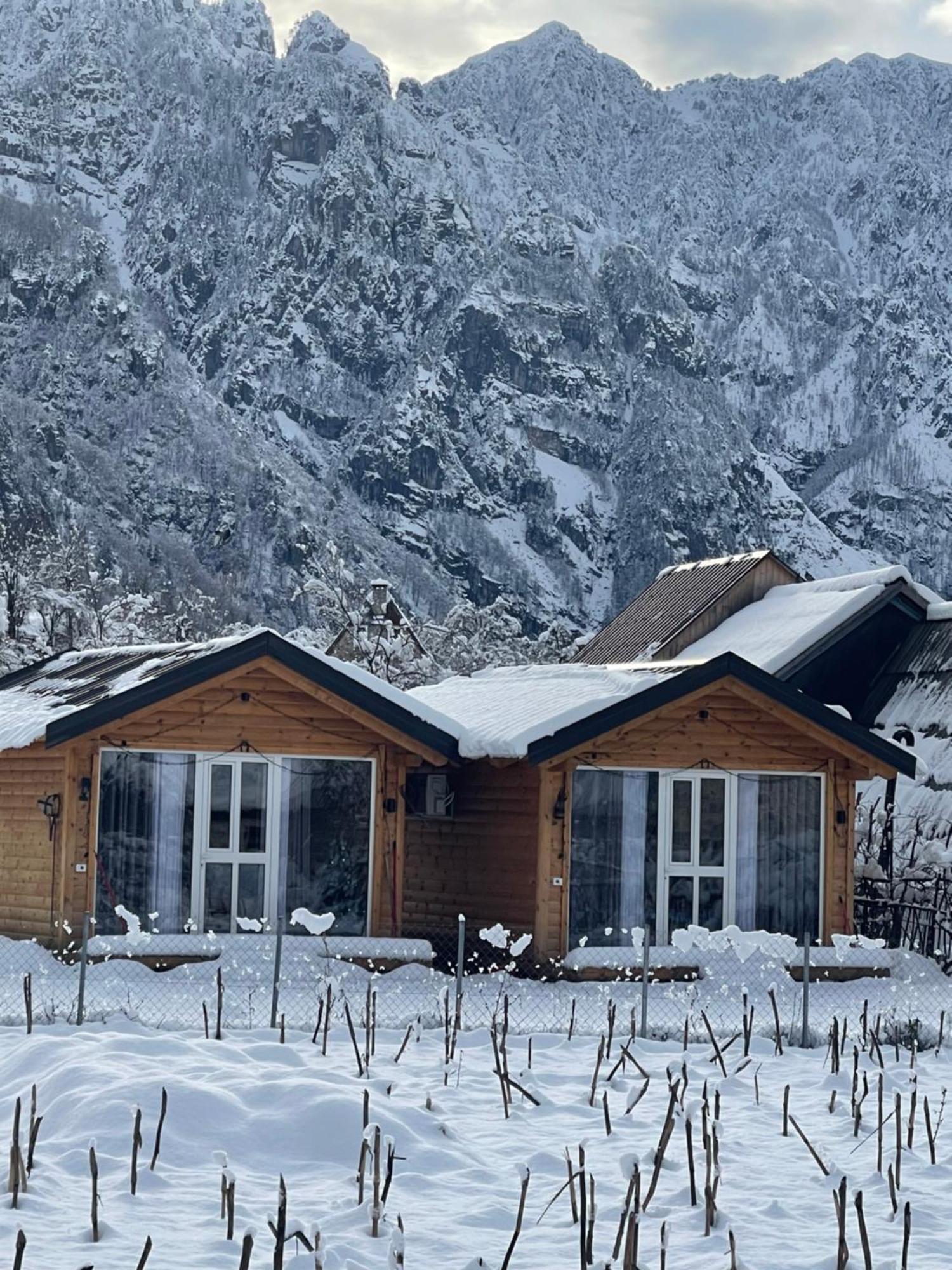 Thethi Mountain Villas Екстериор снимка